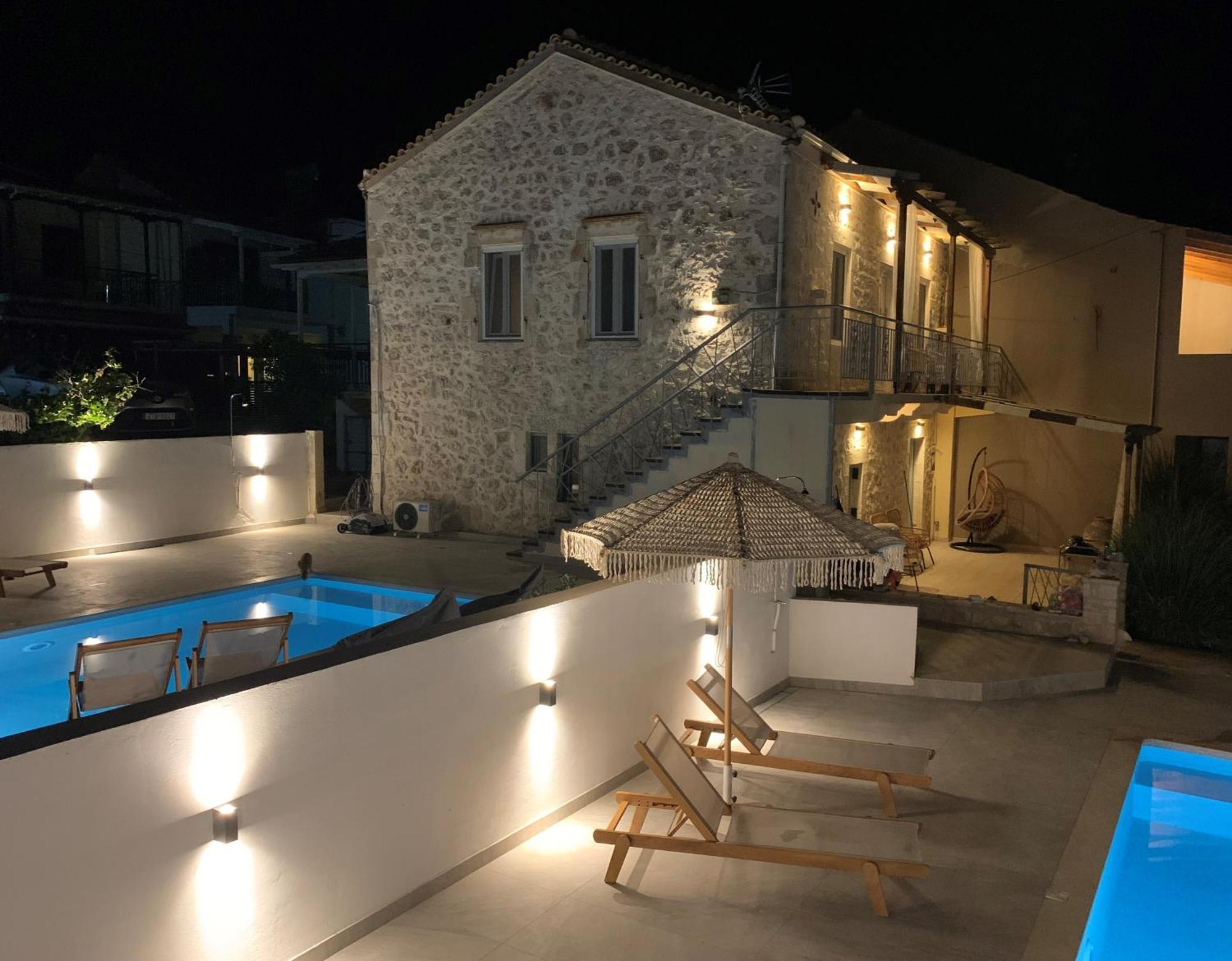 Mangata Suites Homes With Private Pools Spartokhórion エクステリア 写真